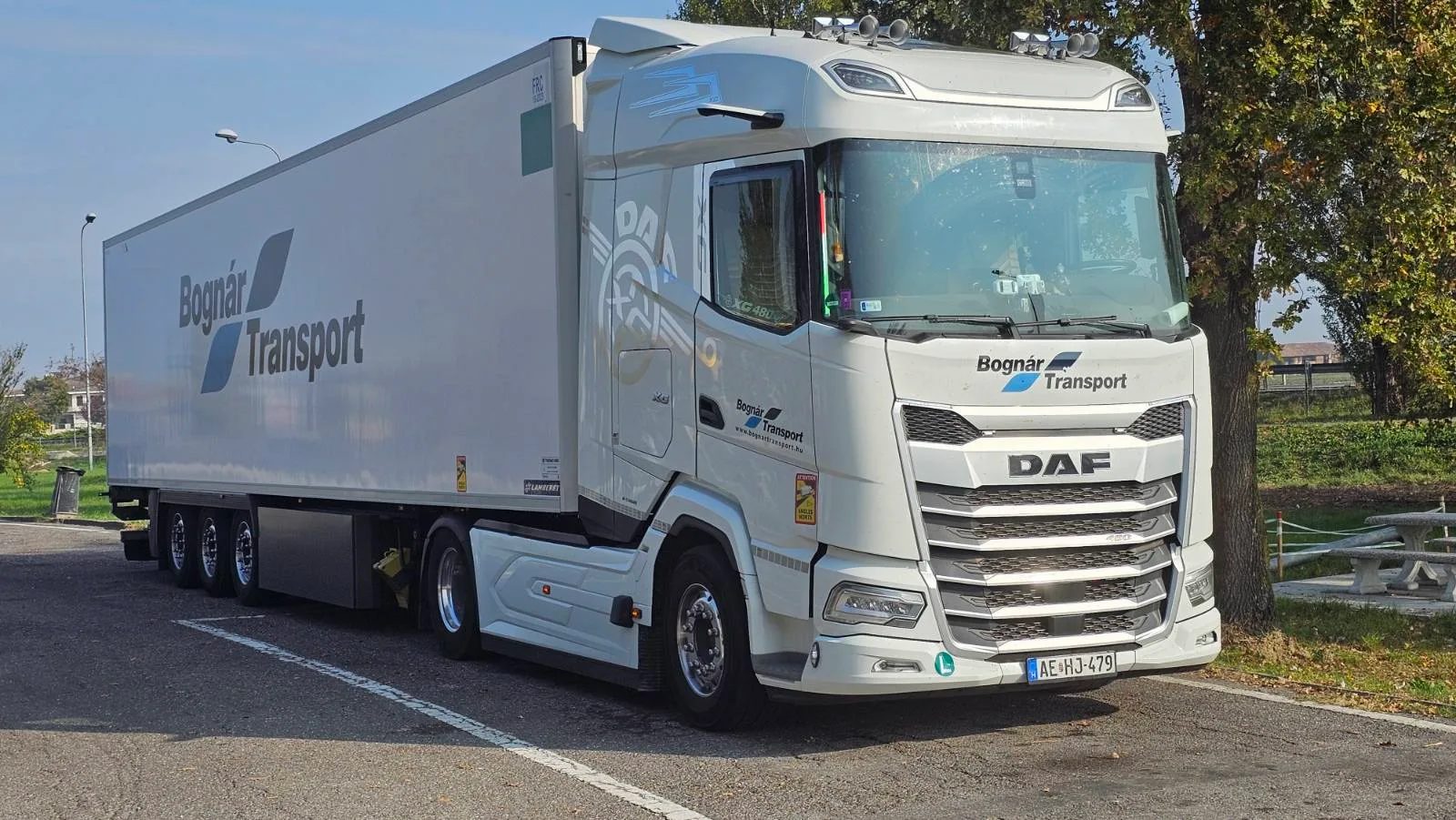 Bognár Transport nemzetközi fuvarozás kamionja az úton